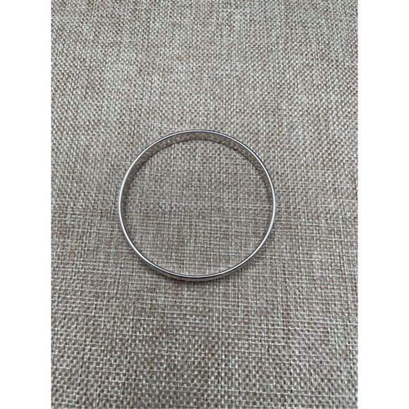 Vintage Monet Silvertone Diamond Cut Bangle Bracelet - Picture 5 of 9